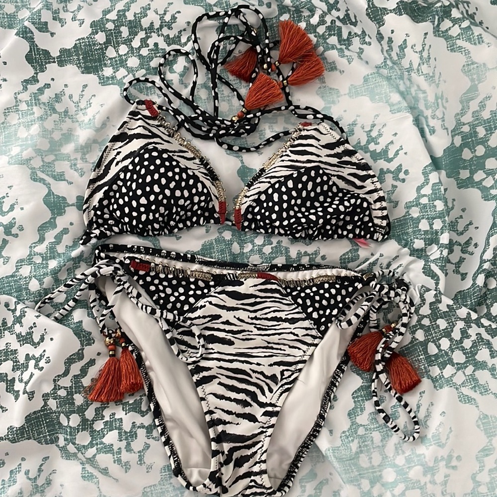 VS bikini